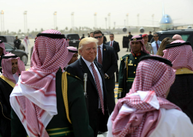 O presidente dos EUA, Donald Trump, embarca rumo a Israel aps passagem pela Arbia Saudita