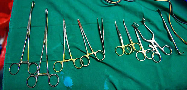 This photo taken on May 11, 2017 in Nairobi shows surgical instruments used in the process of clitoral restorative surgery. US based NGO Clitoraid, has launched its first humanitarian mission in Kenya, offering clitoral restorative surgery to 40 victims of female genital mutilation (FGM). According to a 2013 UNICEF report, as many as a quarter of all Kenyan women are victims of FGM. FGM is a life-threatening procedure that involves the partial or total removal of a woman's external genitalia. It has been banned in Kenya since 2011 but it still takes place in some tribal areas which refuse to omit it from cultural and traditional practices. / AFP PHOTO / CARL DE SOUZA ORG XMIT: 3709