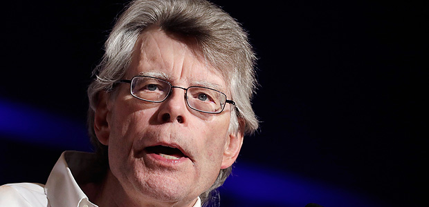 Autor Stephen King Book Expo America, Thursday, June 1, 2017, in New York. King and his son, Owen, have co-written a novel, "Sleeping Beauties," to be published in September. (AP Photo/Mark Lennihan) ORG XMIT: NYR101