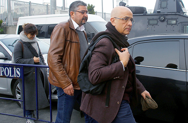 Enis Berberoglu, a lawmaker from the main opposition Republican People's Party (CHP), arrives at the Justice Palace, the Caglayan courthouse, to attend a trial in Istanbul, Turkey March 1, 2017. Picture taken March 1, 2017. REUTERS/Murad Sezer ORG XMIT: IST04