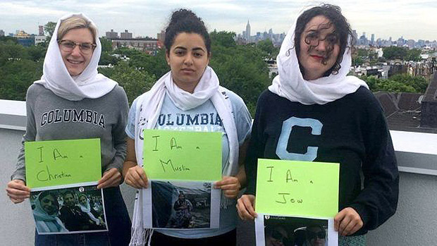 Mulheres de vrios lugares do mundo, incluindo mulheres que no so muulmanas, aderiram  campanha 