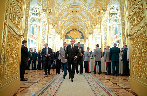 O presidente da R�ssia, Vladimir Putin, chega a cerim�nia de formatura militares em Moscou