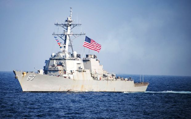 O destrier americano USS Stethem navega prximo  Pennsula da Coreia, em maro