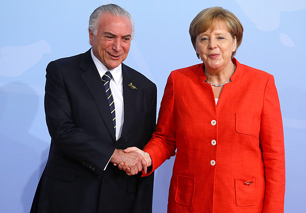 La canciller alemana, Angela Merkel, le da la bienvendida al presidente de Brasil, Michel Temer