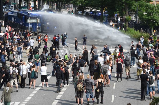 Manifestantes protestam contra o G20 em Hamburgo, na Alemanha