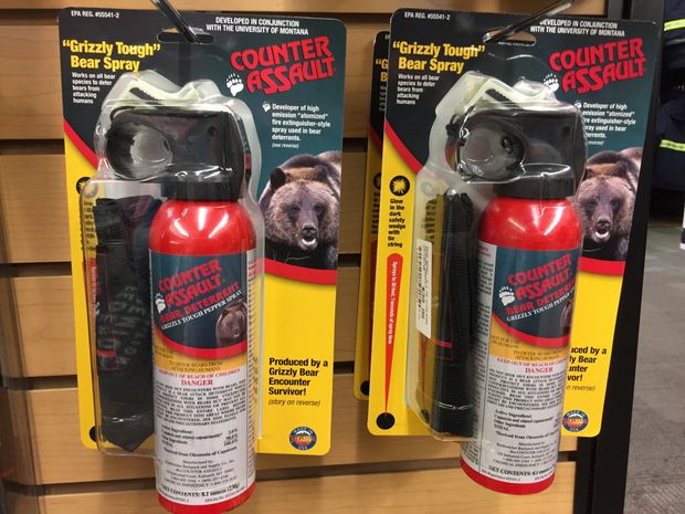 Sprays contra urso são vendidos em Anchorage, no Alasca