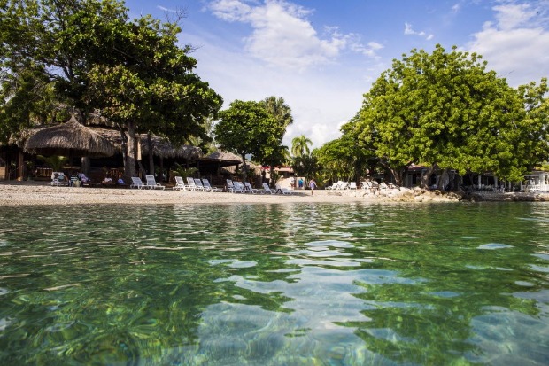 Praia do Moulin Sur Mer Beach Resort, em Montrouis, no norte do Haiti; pas tenta resgatar turismo