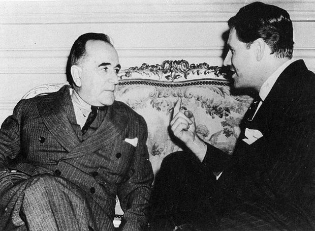 Presidente Getlio Vargas com o empresrio Nelson Rockefeller, presidente da Esso, em 1942. 