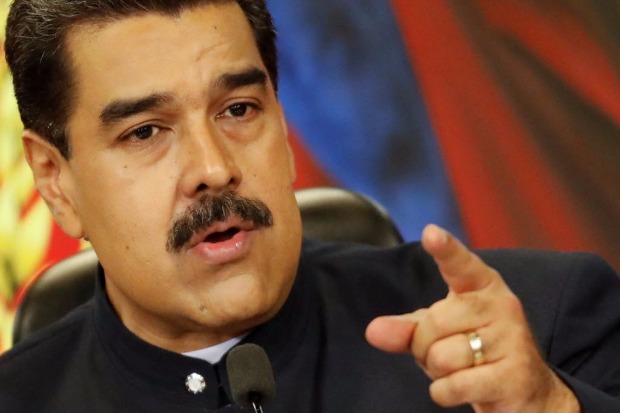 O ditador da Venezuela, Nicols Maduro, discursa  imprensa estrangeira em Caracas na tera (17)
