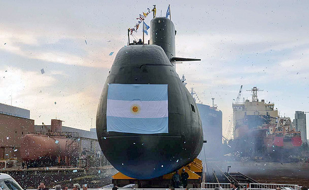 Picture released by Telam on November 17, 2017 showing the ARA San Juan submarine in Buenos Aires. The Argentine submarine is still missing in Argentine waters after it lost communication more than 48 hours ago. / AFP PHOTO / TELAM / ARGENTINA'S DEFENSE MINISTRY / - Argentina OUT / RESTRICTED TO EDITORIAL USE - MANDATORY CREDIT 