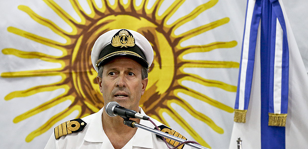 O porta-voz da Marinha, Enrique Balbi, anuncia nova fase de buscas ao ARA San Juan