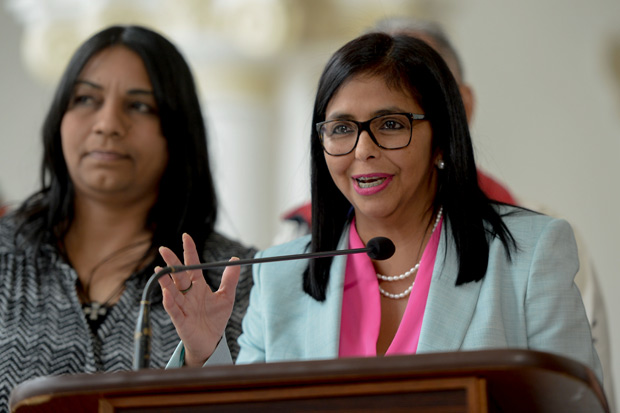 The president of Venezuela's Constituent Assembly, Delcy Rodriguez speaks during a press conference after holding a meeting with the Truth Commission, at the Foreign Ministry in Caracas on December 23, 2017. The Truth Commission recommended the release of more than 80 opponents, arrested during several protests against President Nicolas Maduro in 2014 and during this year. / AFP PHOTO / FEDERICO PARRA ORG XMIT: FPZ4450