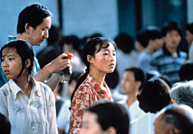 Cena do filme "Nenhum a menos", de Zhang Yimou
