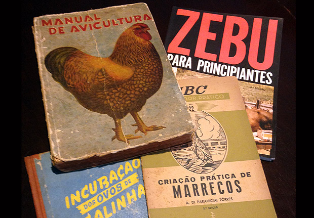 Capas de livros sobre criao de aves