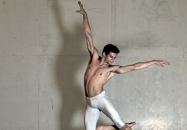 LEGENDA DO JORNALO primeiro bailarino do Royal Ballet de Londres, Thiago Soares, que dana em So Paulo