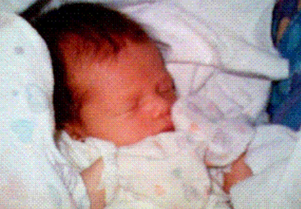 The first mobile phone picture, of newborn Sophie Kahn, in June, 1997 Foto: reproducao ***DIREITOS RESERVADOS. NO PUBLICAR SEM AUTORIZAO DO DETENTOR DOS DIREITOS AUTORAIS E DE IMAGEM***