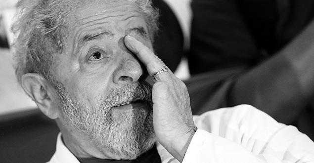 El ex presidente de Brasil Lula da Silva participa en un acto en Brasilia