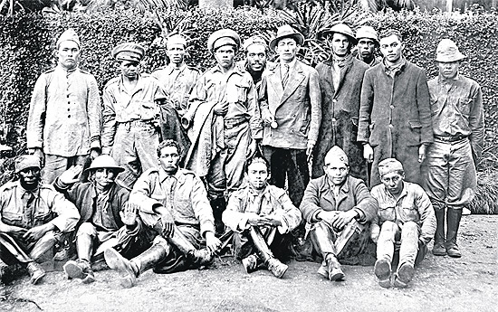 Combatentes da Revoluo Constitucionalista, em foto de 1932, em So Paulo