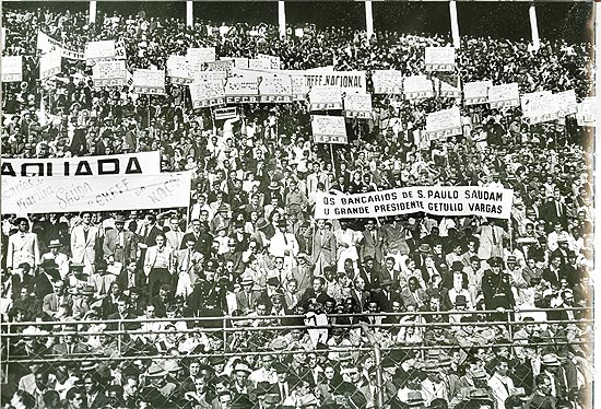 Comemorao do 1 de maio em So Paulo, em foto de 1944