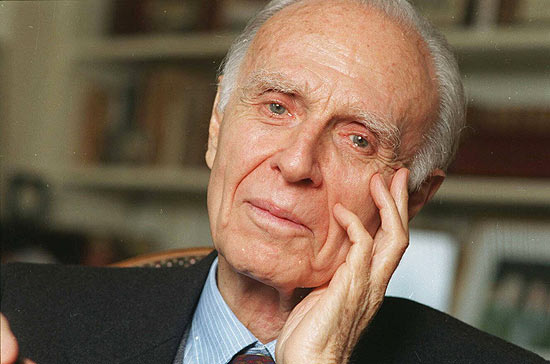 O escritor argentino Adolfo Bioy Casares (1914-1999)