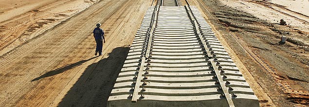 ARAGUAIANA, TO, BRASIL, 06-06-2008, 08h00: Trecho da Ferrovia Norte-Sul, operada pela Vale do Rio Doce, em Araguaiana (TO). (Foto Eduardo Knapp/Folhapress)