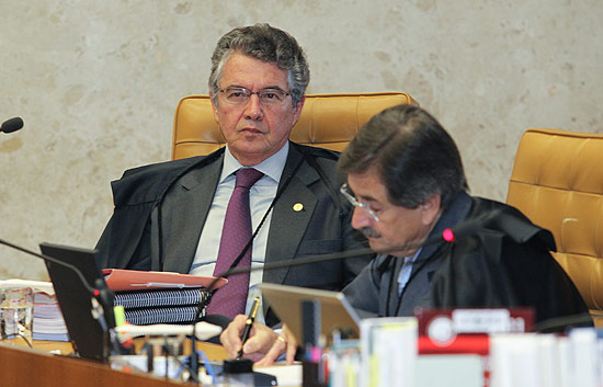 Os ministros Marco Aurlio Mello ( esq.) e Cezar Peluso durante sesso do STF