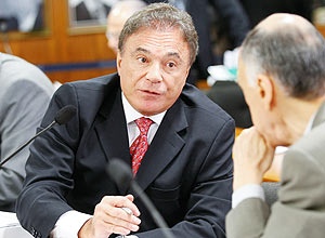 Líder do DEM diz que partido não pode dar ultimato ao PSDB por indicação de Álvaro Dias com vice