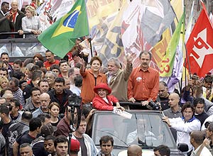 Dilma em carreata com Lula e Mercadante em Sâo Bernardo