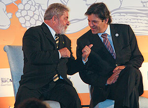 Ex-presidente em evento ao lado do ministro da Educação, Fernando Haddad, em evento no ano passado