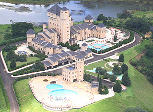 Edmar Moreira ficou conhecido por um castelo em estilo medieval avaliado em R$ 25 milhes que pertence a familiares