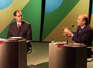  Ciro e Serra, hoje no ostracismo, participam de debate nas eleições presidenciais de 2002)