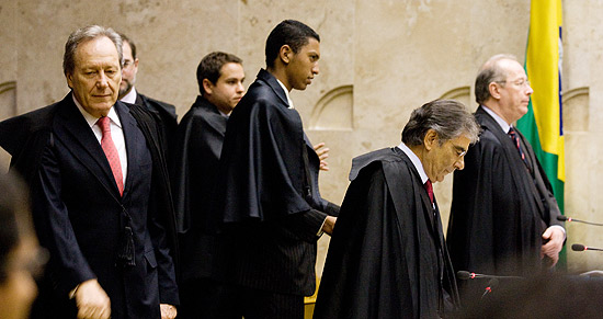 Ricardo Lewandowski, Ayres Britto e Celso de Mello antes do julgamento que anulou Lei da Ficha Limpa em 2010