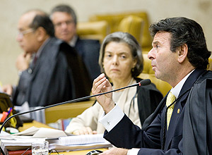 Ministra Cármem Lúcia no plenário do STF