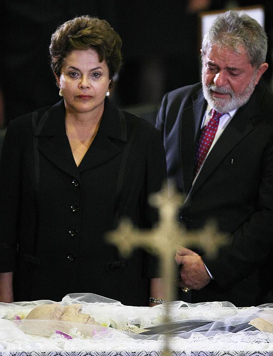 Presidente Dilma e Lula participaram de missa de corpo presente do ex-vice-presidente José Alencar