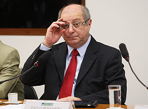 O ministro das Comunicações, Paulo Bernardo, é um dos cotados como possível substituto de Palocci na Casa Civil