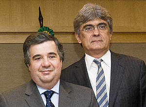 secretário estadual Julio Semeghini (à dir.), ao lado do ex-secretário João Sampaio)