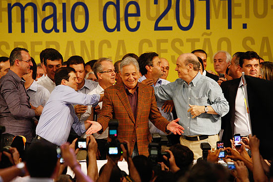 Convenção do PSDB em Brasília reuniu as lideranças do partido, como FHC (de xadrez), Serra e Aécio