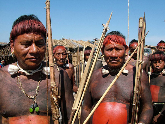 Índios xavantes protestam contra decisão do governo de MT de dar a terra Marãiwatsédé para fazendeiros