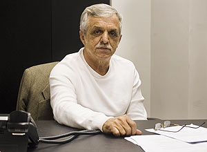 Roque Barbiere em seu gabinete, na Assembleia Legislativa de So Paulo