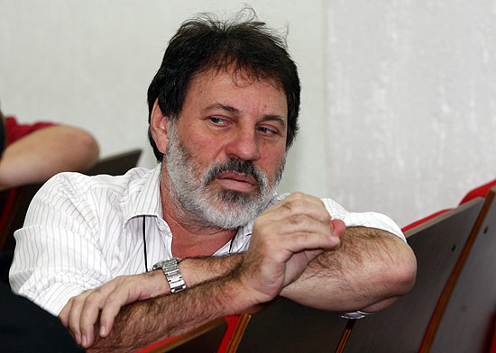 Ex tesoureiro do PT, Delúbio Soares apresenta sua defesa do mensalão na sede da CUT em Brasília