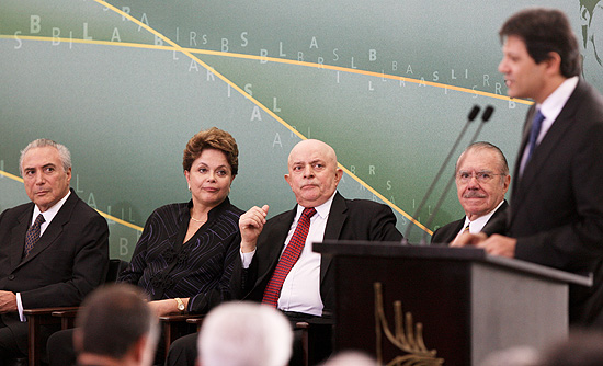 Com a presença de Temer, Dilma, Lula e Sarney, Haddad discursa em sua despedida do Ministério da Educação