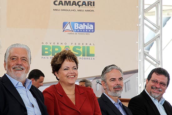 Governador da Bahia, Jaques Wagner (esq.), Dilma, e os ministro Antonio Patriota (Relações Exteriores) e Afonso Florence (Desenvolvimento Agrário)