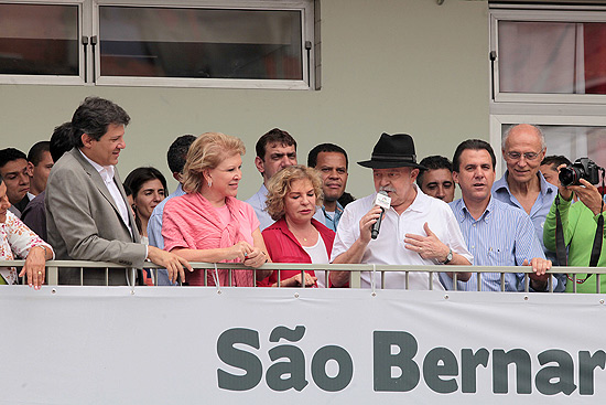 Ex-presidente Lula participa de inauguração em São Bernardo