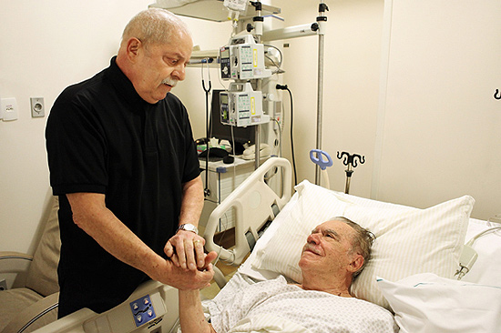 Lula visita José Sarney no hospital