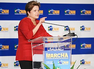 Presidente Dilma Rousseff na cerimonia de abertura da XV Marcha dos Prefeitos 