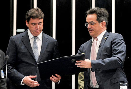 Wilder Morais, primeiro suplente do senador cassado Demóstenes Torres, ao tomar posse no Senado