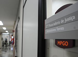 Placa na nova sala de Demóstenes Torres no Ministério Público de Goiás