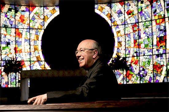 Mineiro de Muzambinho, dom Fernando Figueiredo procura incentivar que fiéis descubram vocação para vida pública