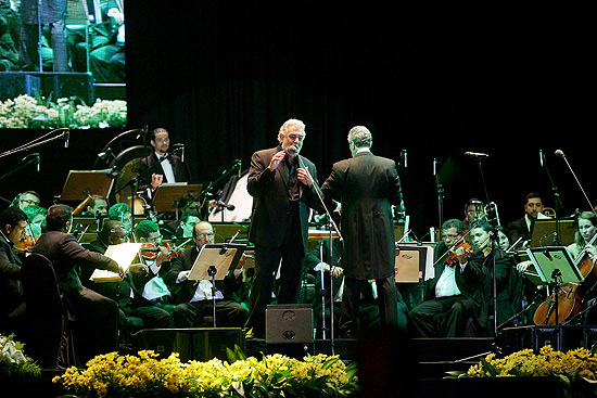 Show do tenor Plcido Domingo, durante inaugurao do centro de eventos que custou R$ 467 milhes, em Fortaleza (CE)