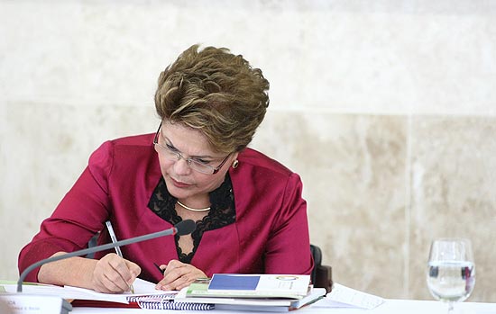 Associação quer a intervenção de Dilma na RedeTV! para evitar calotes salariais
